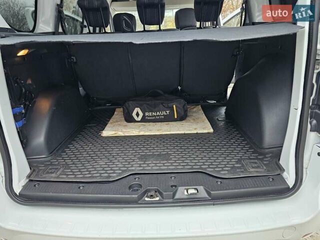 Белый Рено Dokker, объемом двигателя 1.5 л и пробегом 79 тыс. км за 11500 $, фото 26 на Automoto.ua