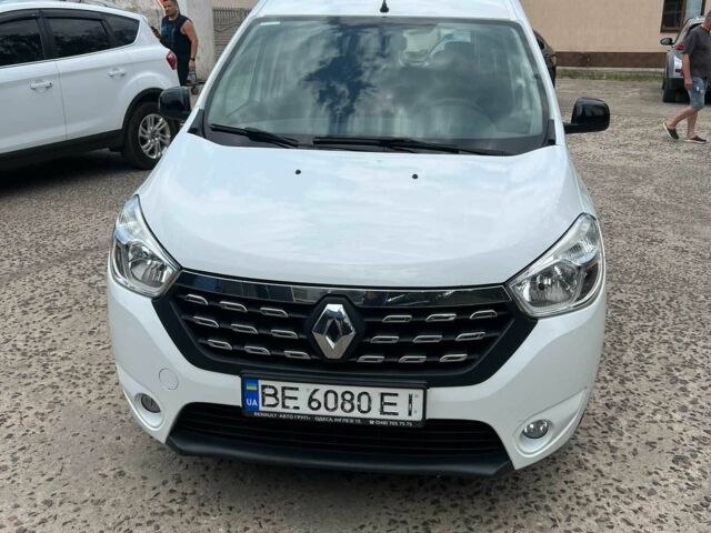 Белый Рено Dokker, объемом двигателя 1.6 л и пробегом 79 тыс. км за 12500 $, фото 6 на Automoto.ua