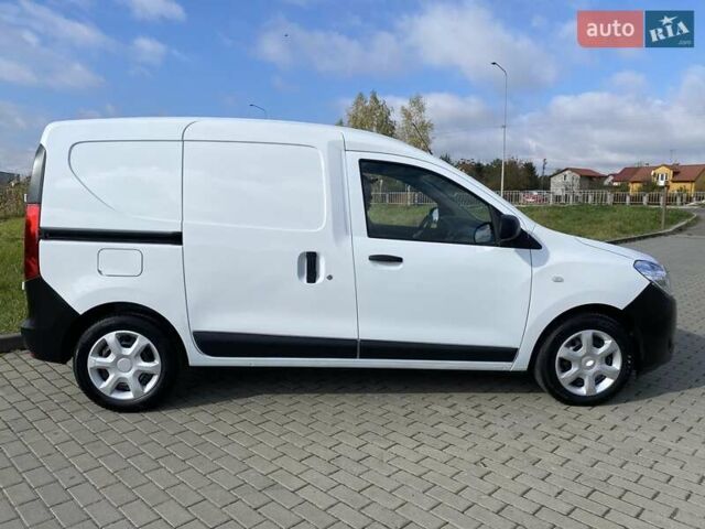 Білий Рено Dokker, об'ємом двигуна 1.5 л та пробігом 179 тис. км за 9600 $, фото 1 на Automoto.ua