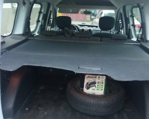 Білий Рено Dokker, об'ємом двигуна 1.6 л та пробігом 62 тис. км за 12150 $, фото 6 на Automoto.ua