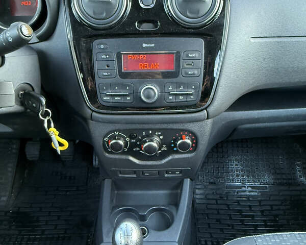 Белый Рено Dokker, объемом двигателя 1.5 л и пробегом 156 тыс. км за 12900 $, фото 15 на Automoto.ua