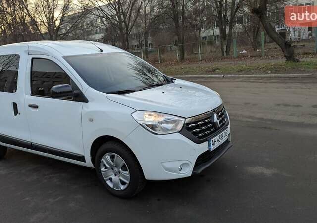 Белый Рено Dokker, объемом двигателя 1.6 л и пробегом 52 тыс. км за 13999 $, фото 9 на Automoto.ua