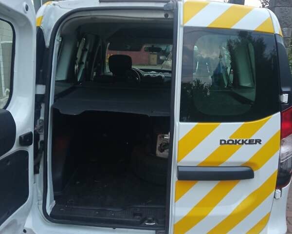 Білий Рено Dokker, об'ємом двигуна 1.6 л та пробігом 62 тис. км за 12150 $, фото 8 на Automoto.ua
