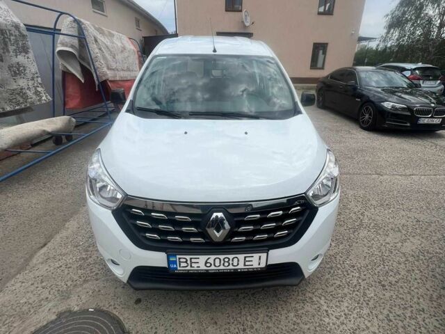 Белый Рено Dokker, объемом двигателя 1.6 л и пробегом 79 тыс. км за 12500 $, фото 4 на Automoto.ua