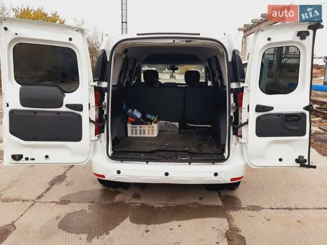 Белый Рено Dokker, объемом двигателя 1.46 л и пробегом 88 тыс. км за 13000 $, фото 4 на Automoto.ua