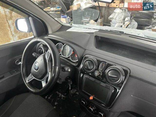 Белый Рено Dokker, объемом двигателя 1.46 л и пробегом 160 тыс. км за 9800 $, фото 4 на Automoto.ua