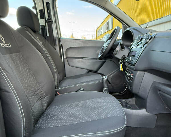 Белый Рено Dokker, объемом двигателя 1.5 л и пробегом 156 тыс. км за 12900 $, фото 19 на Automoto.ua