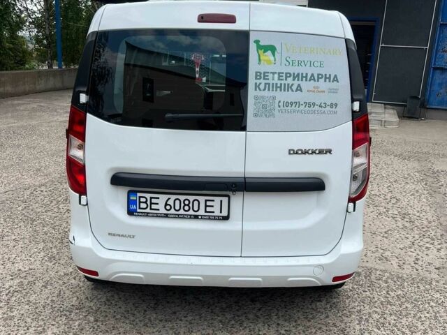 Белый Рено Dokker, объемом двигателя 1.6 л и пробегом 79 тыс. км за 12500 $, фото 8 на Automoto.ua