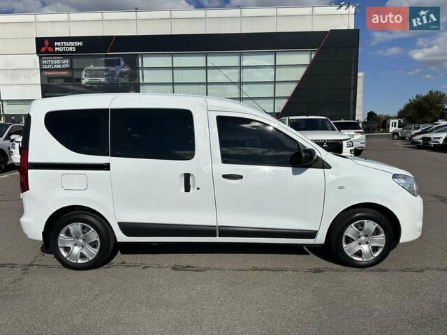 Білий Рено Dokker, об'ємом двигуна 1.5 л та пробігом 67 тис. км за 14900 $, фото 7 на Automoto.ua