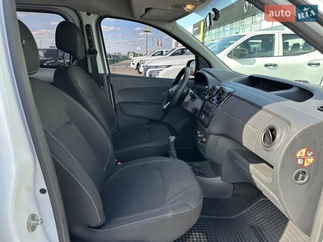 Білий Рено Dokker, об'ємом двигуна 1.5 л та пробігом 67 тис. км за 14900 $, фото 17 на Automoto.ua