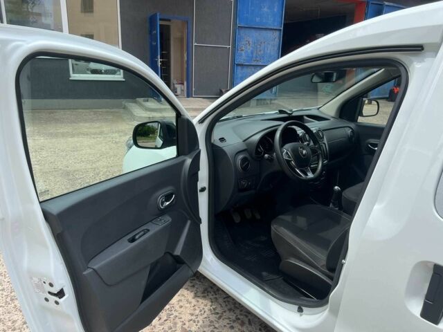 Белый Рено Dokker, объемом двигателя 1.6 л и пробегом 79 тыс. км за 12500 $, фото 16 на Automoto.ua