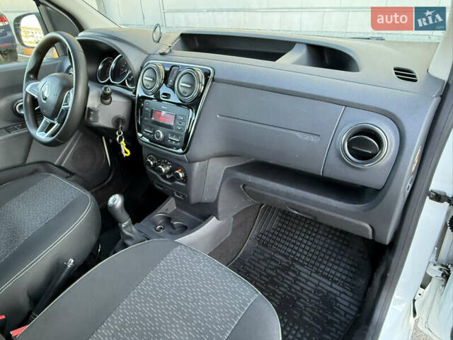 Белый Рено Dokker, объемом двигателя 1.5 л и пробегом 156 тыс. км за 12900 $, фото 18 на Automoto.ua