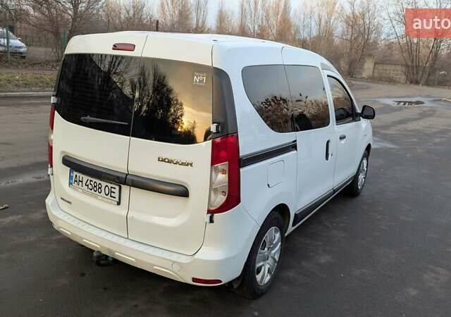 Белый Рено Dokker, объемом двигателя 1.6 л и пробегом 52 тыс. км за 13999 $, фото 4 на Automoto.ua