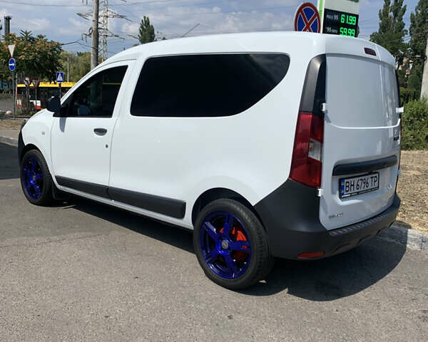 Белый Рено Dokker, объемом двигателя 1.46 л и пробегом 47 тыс. км за 11600 $, фото 2 на Automoto.ua