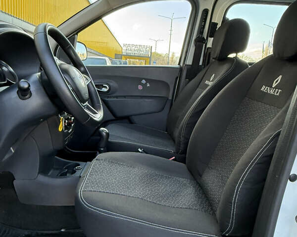 Белый Рено Dokker, объемом двигателя 1.5 л и пробегом 156 тыс. км за 12900 $, фото 16 на Automoto.ua