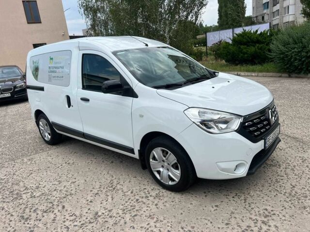 Белый Рено Dokker, объемом двигателя 1.6 л и пробегом 79 тыс. км за 12500 $, фото 7 на Automoto.ua