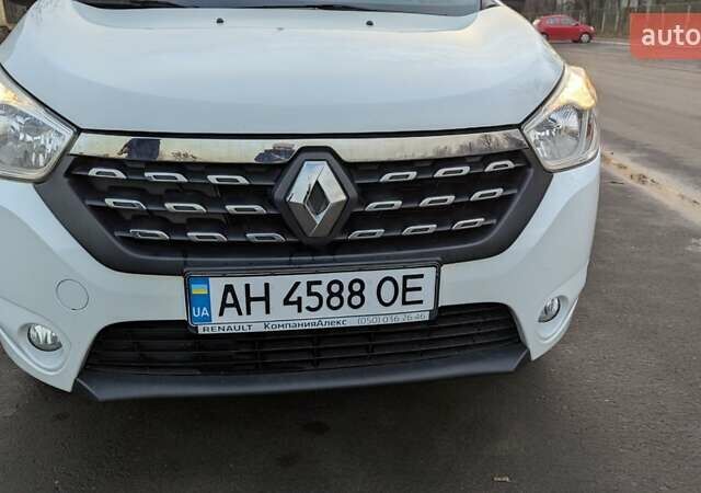 Белый Рено Dokker, объемом двигателя 1.6 л и пробегом 52 тыс. км за 13999 $, фото 11 на Automoto.ua
