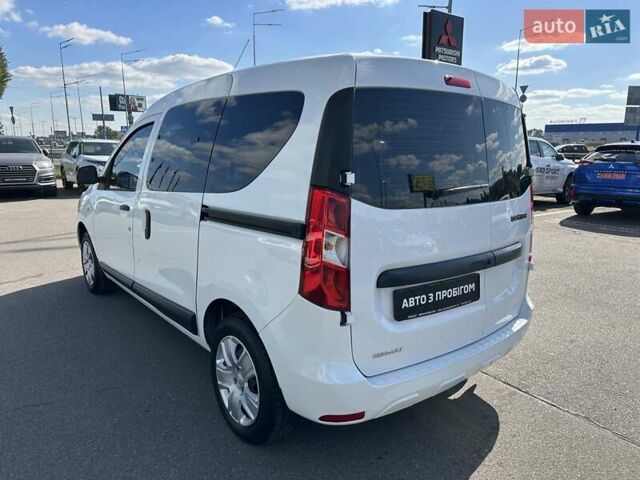 Білий Рено Dokker, об'ємом двигуна 1.5 л та пробігом 67 тис. км за 14900 $, фото 4 на Automoto.ua