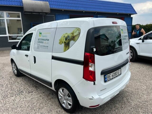Белый Рено Dokker, объемом двигателя 1.6 л и пробегом 79 тыс. км за 12500 $, фото 10 на Automoto.ua