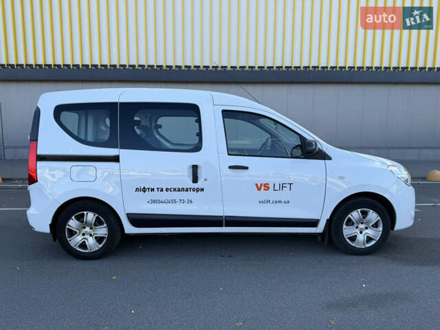 Белый Рено Dokker, объемом двигателя 1.5 л и пробегом 156 тыс. км за 12900 $, фото 7 на Automoto.ua