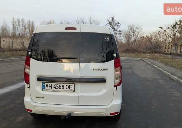 Белый Рено Dokker, объемом двигателя 1.6 л и пробегом 52 тыс. км за 13999 $, фото 18 на Automoto.ua