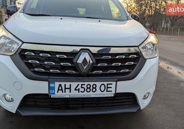 Белый Рено Dokker, объемом двигателя 1.6 л и пробегом 52 тыс. км за 13999 $, фото 12 на Automoto.ua