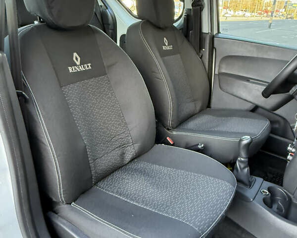 Белый Рено Dokker, объемом двигателя 1.5 л и пробегом 156 тыс. км за 12900 $, фото 20 на Automoto.ua