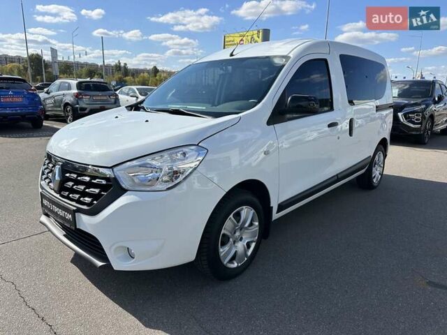 Білий Рено Dokker, об'ємом двигуна 1.5 л та пробігом 67 тис. км за 14900 $, фото 2 на Automoto.ua