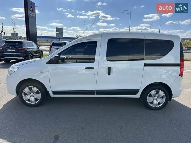 Білий Рено Dokker, об'ємом двигуна 1.5 л та пробігом 67 тис. км за 14900 $, фото 3 на Automoto.ua