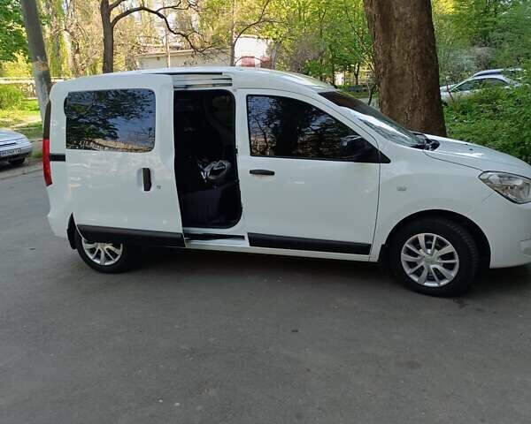 Белый Рено Dokker, объемом двигателя 1.5 л и пробегом 86 тыс. км за 14400 $, фото 1 на Automoto.ua