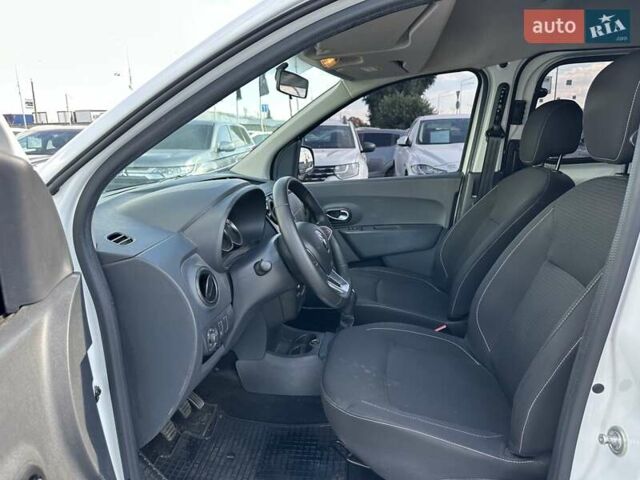 Білий Рено Dokker, об'ємом двигуна 1.5 л та пробігом 67 тис. км за 14900 $, фото 13 на Automoto.ua