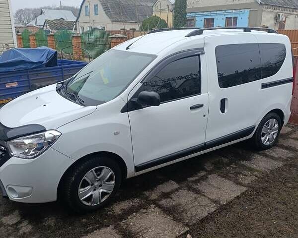 Белый Рено Dokker, объемом двигателя 1.5 л и пробегом 81 тыс. км за 13000 $, фото 1 на Automoto.ua