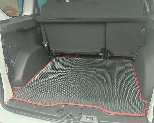 Белый Рено Dokker, объемом двигателя 1.5 л и пробегом 81 тыс. км за 13000 $, фото 5 на Automoto.ua