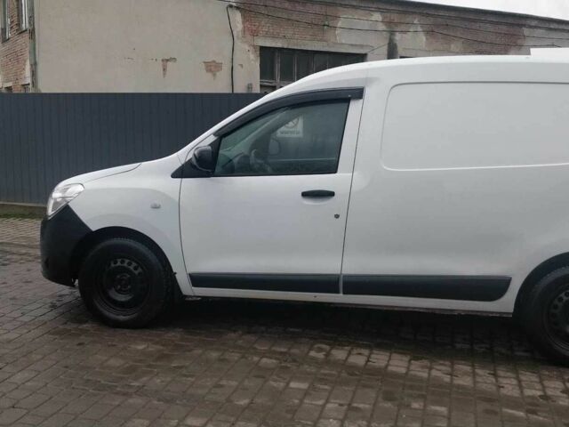 Белый Рено Dokker, объемом двигателя 1.5 л и пробегом 233 тыс. км за 6400 $, фото 1 на Automoto.ua