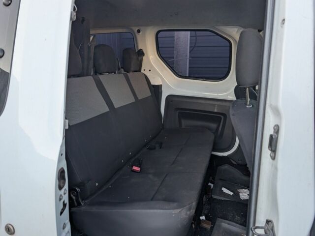 Белый Рено Dokker, объемом двигателя 1.6 л и пробегом 250 тыс. км за 2650 $, фото 6 на Automoto.ua