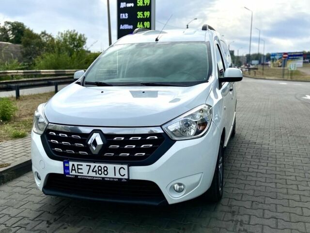Білий Рено Dokker, об'ємом двигуна 1.5 л та пробігом 300 тис. км за 9500 $, фото 2 на Automoto.ua