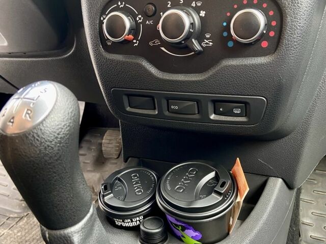 Білий Рено Dokker, об'ємом двигуна 1.5 л та пробігом 300 тис. км за 9500 $, фото 12 на Automoto.ua