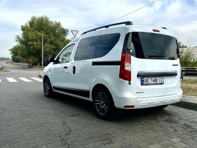 Білий Рено Dokker, об'ємом двигуна 1.5 л та пробігом 300 тис. км за 9500 $, фото 4 на Automoto.ua