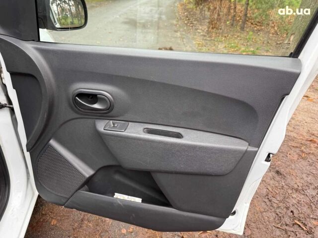 Белый Рено Dokker, объемом двигателя 1.5 л и пробегом 87 тыс. км за 12990 $, фото 15 на Automoto.ua