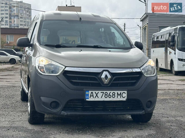 Бежевый Рено Dokker, объемом двигателя 1.46 л и пробегом 130 тыс. км за 8500 $, фото 3 на Automoto.ua