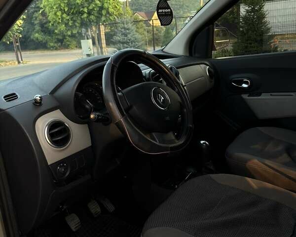Бежевий Рено Dokker, об'ємом двигуна 1.5 л та пробігом 117 тис. км за 8800 $, фото 5 на Automoto.ua