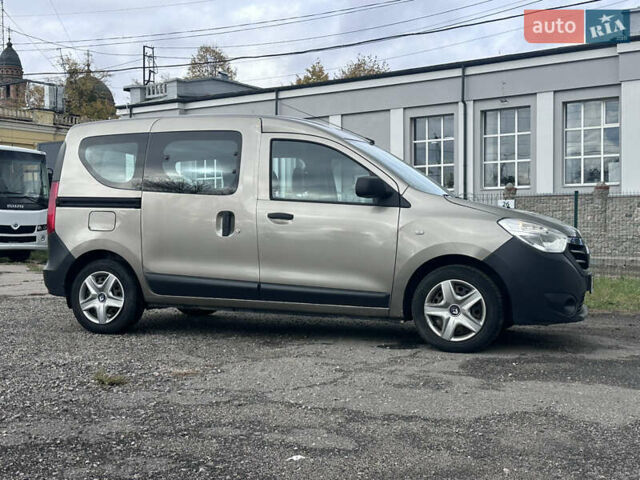 Бежевый Рено Dokker, объемом двигателя 1.46 л и пробегом 130 тыс. км за 8500 $, фото 5 на Automoto.ua