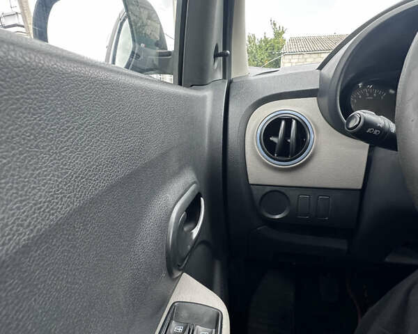 Бежевый Рено Dokker, объемом двигателя 1.46 л и пробегом 130 тыс. км за 8500 $, фото 30 на Automoto.ua