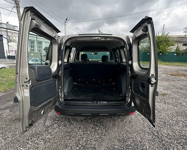 Бежевый Рено Dokker, объемом двигателя 1.46 л и пробегом 130 тыс. км за 8500 $, фото 28 на Automoto.ua