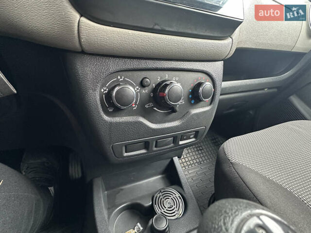 Бежевый Рено Dokker, объемом двигателя 1.46 л и пробегом 130 тыс. км за 8500 $, фото 16 на Automoto.ua