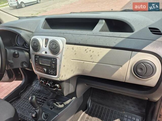 Черный Рено Dokker, объемом двигателя 1.5 л и пробегом 56 тыс. км за 8400 $, фото 5 на Automoto.ua