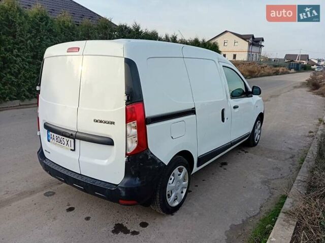 Красный Рено Dokker, объемом двигателя 0 л и пробегом 290 тыс. км за 8400 $, фото 1 на Automoto.ua