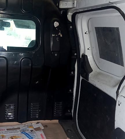 Рено Dokker, объемом двигателя 16 л и пробегом 170 тыс. км за 4800 $, фото 3 на Automoto.ua