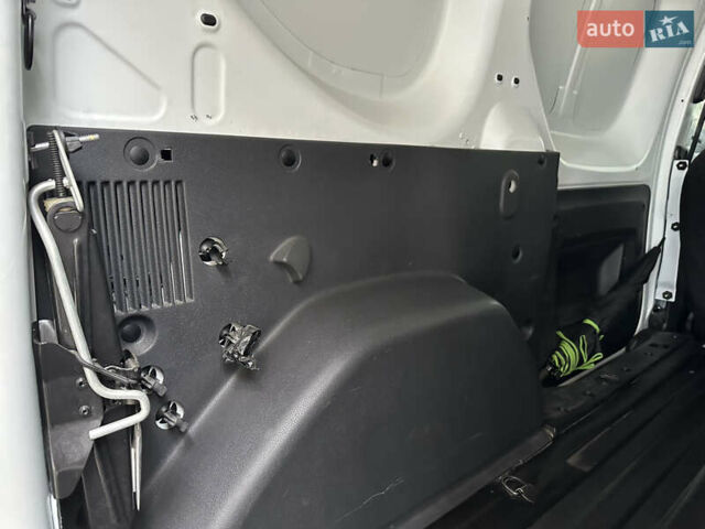 Рено Dokker, объемом двигателя 0 л и пробегом 159 тыс. км за 10300 $, фото 13 на Automoto.ua