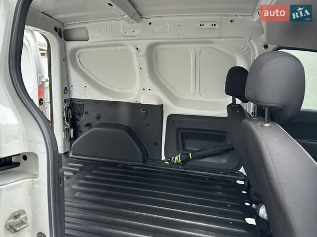 Рено Dokker, объемом двигателя 0 л и пробегом 159 тыс. км за 10300 $, фото 17 на Automoto.ua